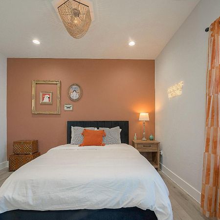 Modern Home Near Downtown With Fast Wifi, Bbq, Games & Ev Equipped! Houston Eksteriør bilde