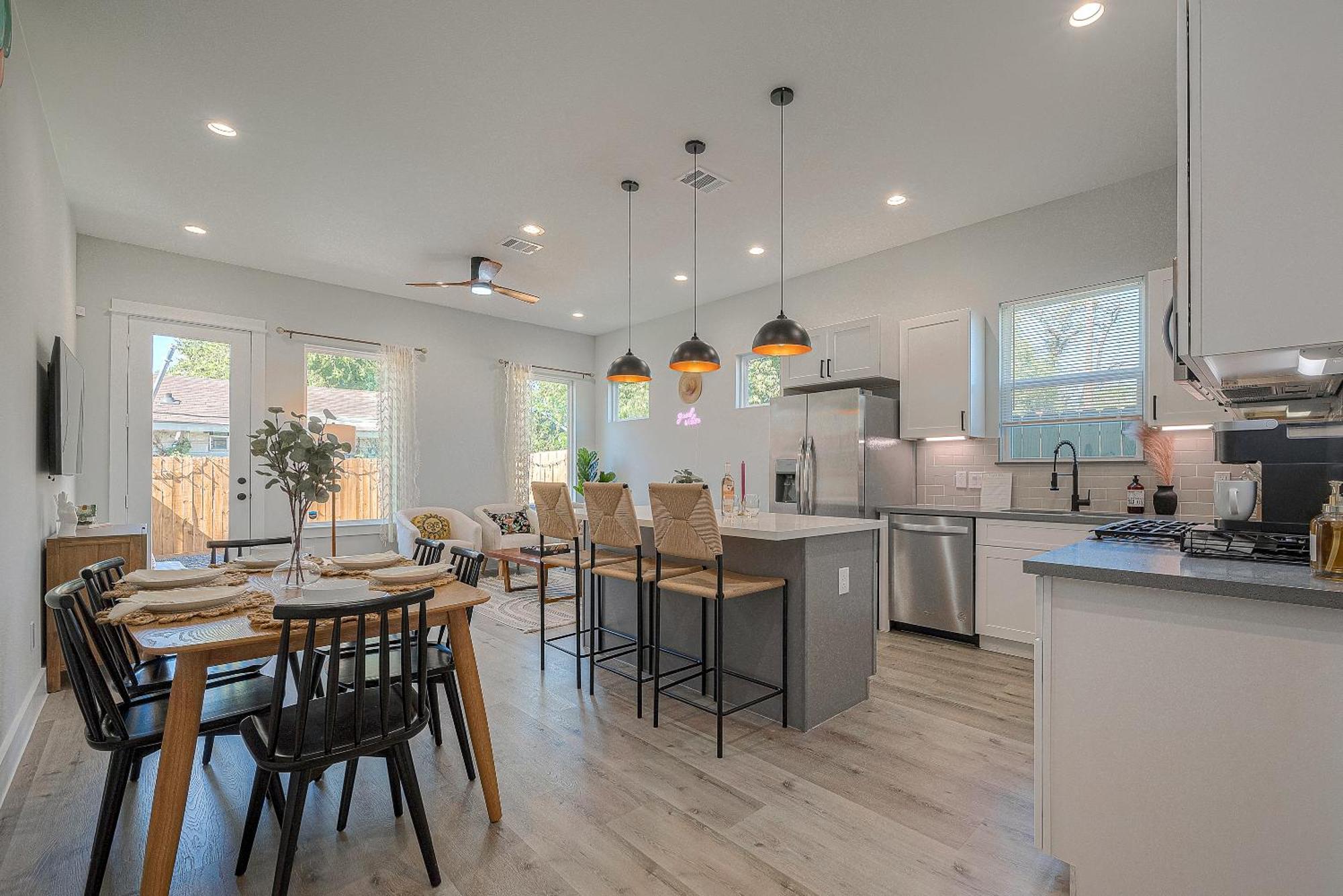 Modern Home Near Downtown With Fast Wifi, Bbq, Games & Ev Equipped! Houston Eksteriør bilde