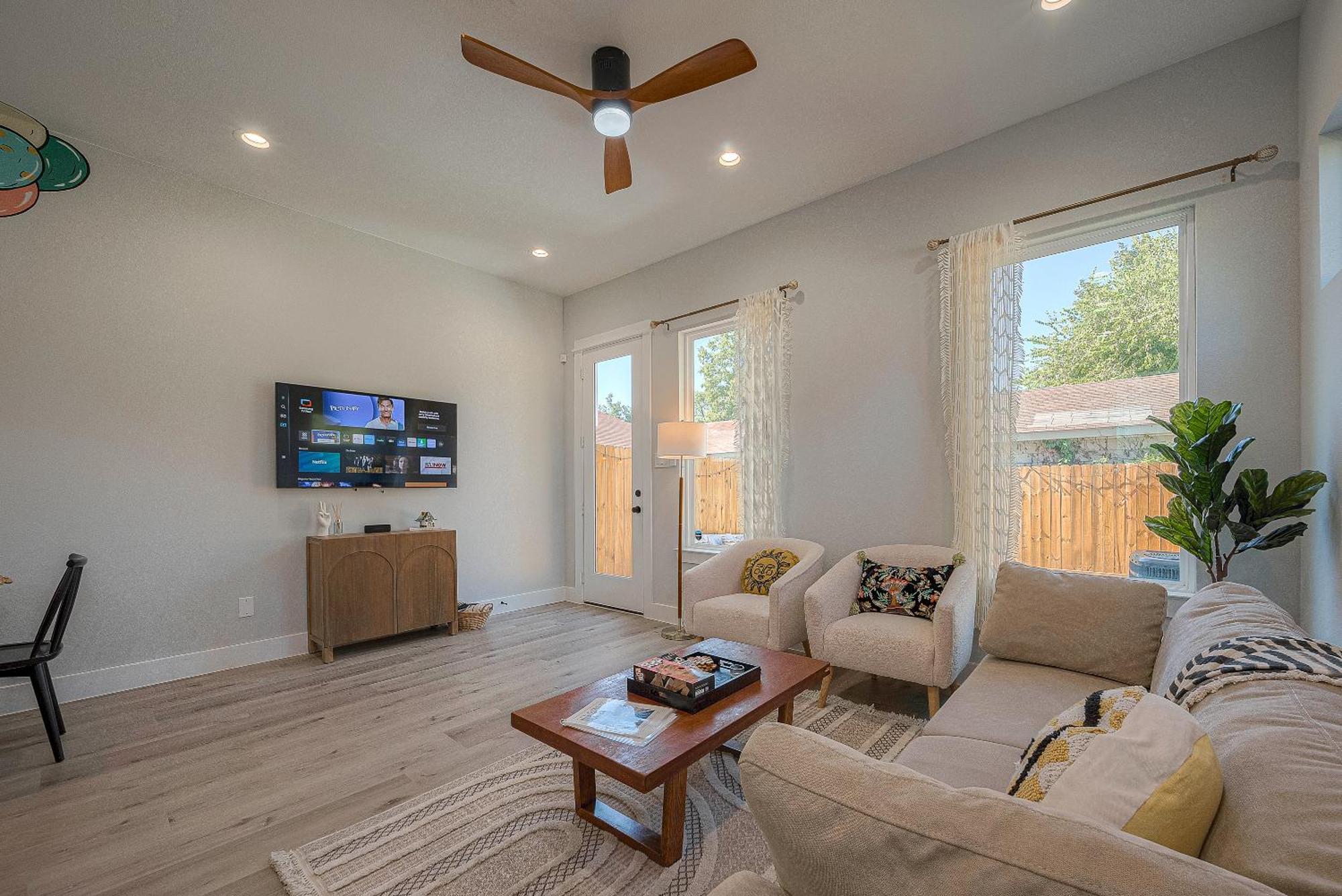 Modern Home Near Downtown With Fast Wifi, Bbq, Games & Ev Equipped! Houston Eksteriør bilde